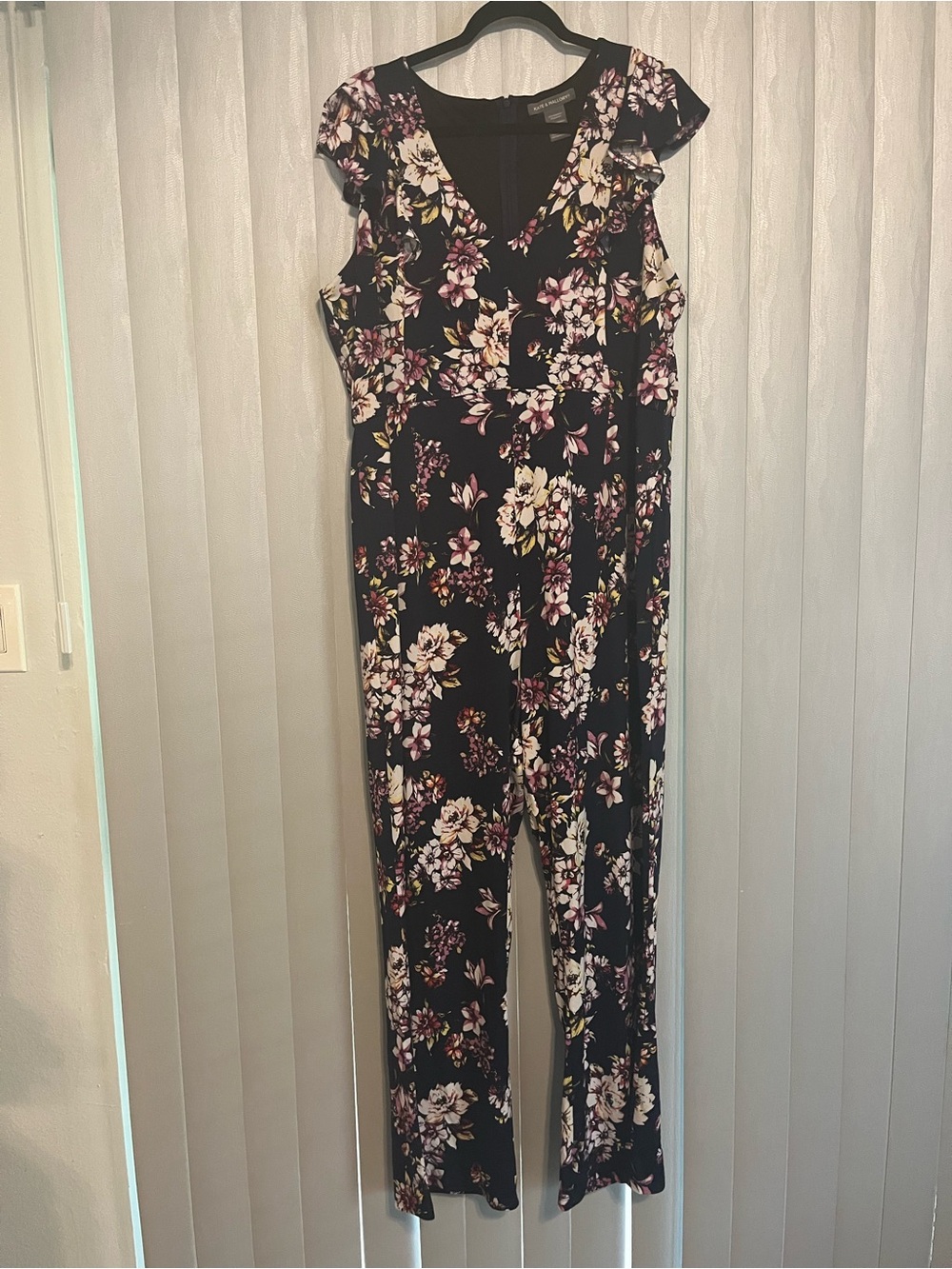 Kate & Mallory navy blue  Floral V-Neck Sleeveless Jumpsuit